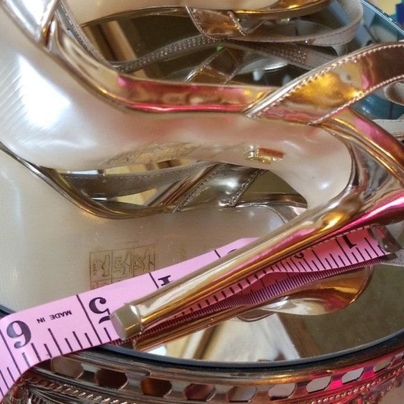 NWT ROSE GOLD SANDLES - Picture 7 of 7